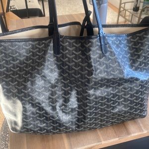 Designed black tote
